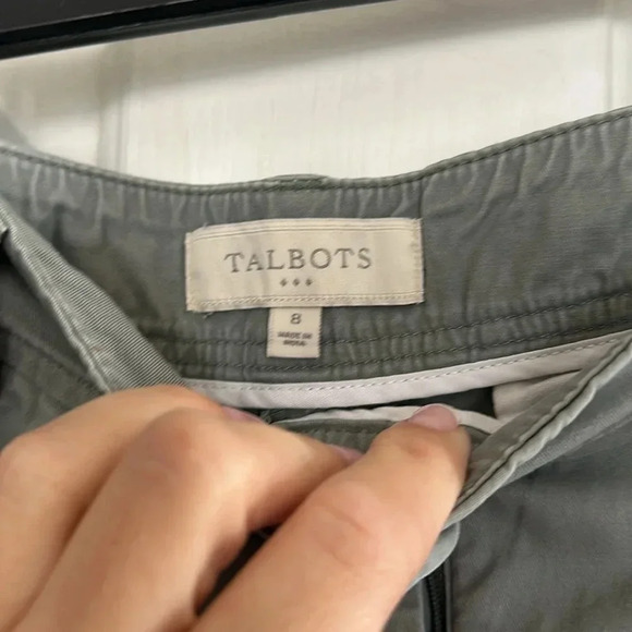 Talbots Grey Shorts size 8 - Picture 2 of 3